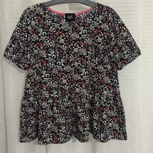Anthro x W5 L Black Ditsy Floral Short Sleeve Peplum Wrinkle Resistant Top